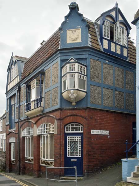 10A Cliff Street,Whitby,Houses